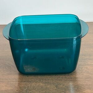 TUPPERWARE BLUE MICROWAVE VENT N SERVE 6 1/4 CUPS BOTTOM BOWL ONLY #3384